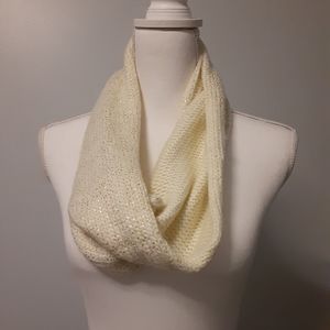 William Rast Short Infinity Scarf Cream OSFM
